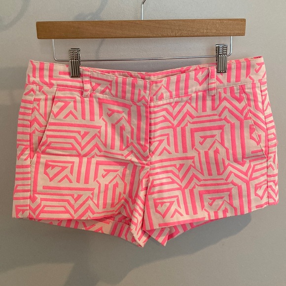 2/$30 🩷 J Crew shorts 🩷 size 6 🩷 pink and white 🩷 textured - Picture 1 of 15